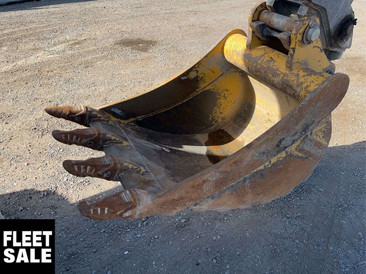 2016-deere-410l-image-16