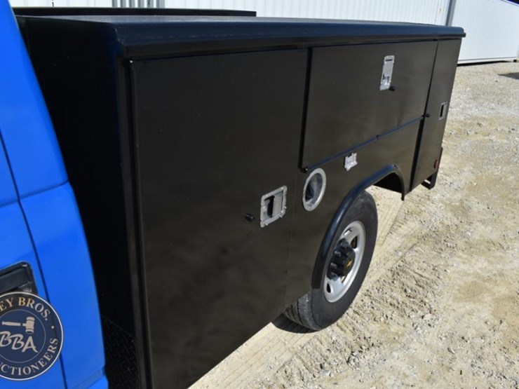 2000-chevrolet-3500-image-19