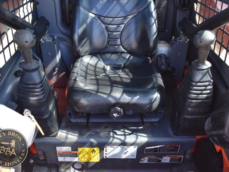 2017-kubota-ssv65-image-75