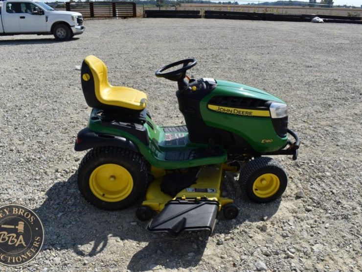 john-deere-e180-image-6