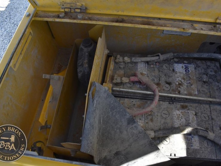 2023-komatsu-pc360-lc-11-image-21