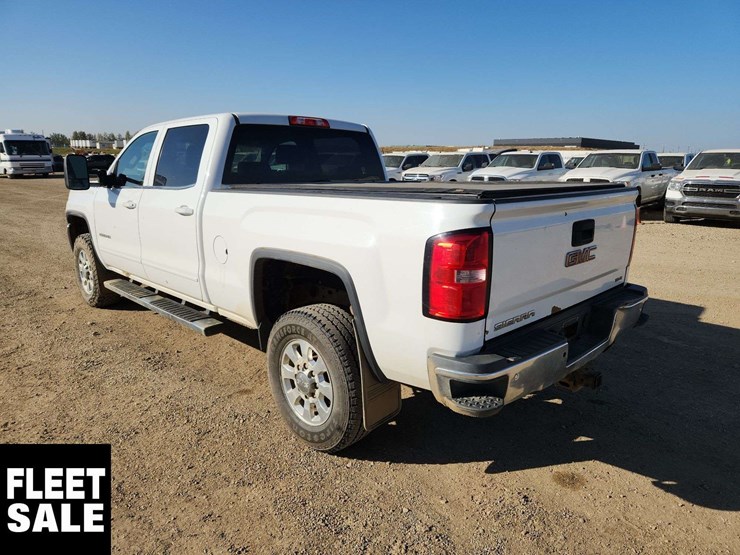 2015-gmc-sierra-2500hd-image-3