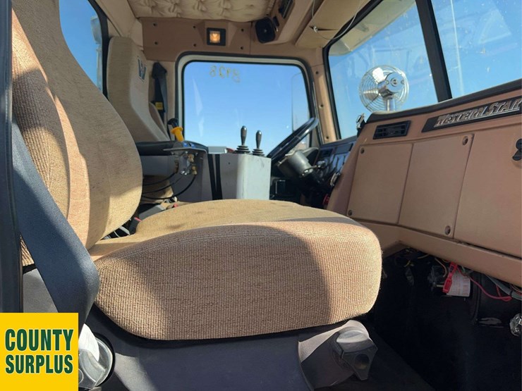 2014-western-star-4900-image-15