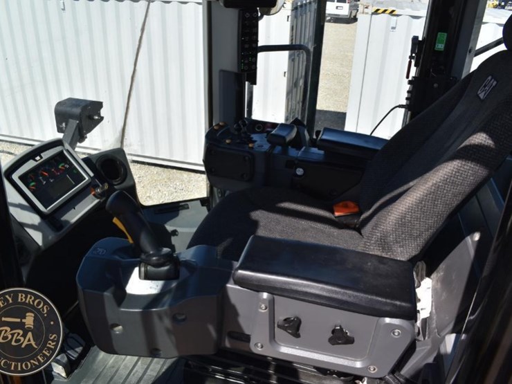 2016-caterpillar-982m-image-21