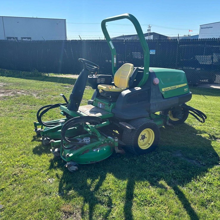 2009 JOHN DEERE 7400