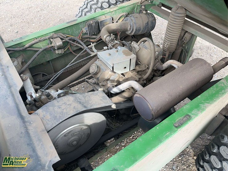 john-deere-gator-image-15