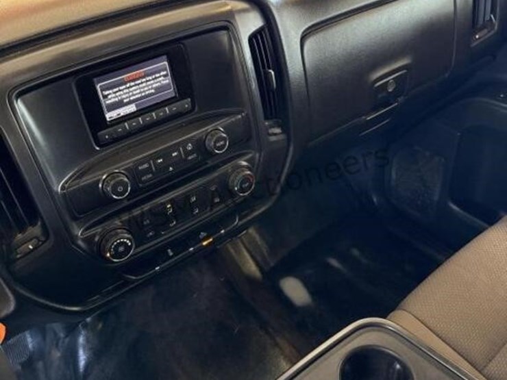 2015-chevrolet-silverado-1500-image-21