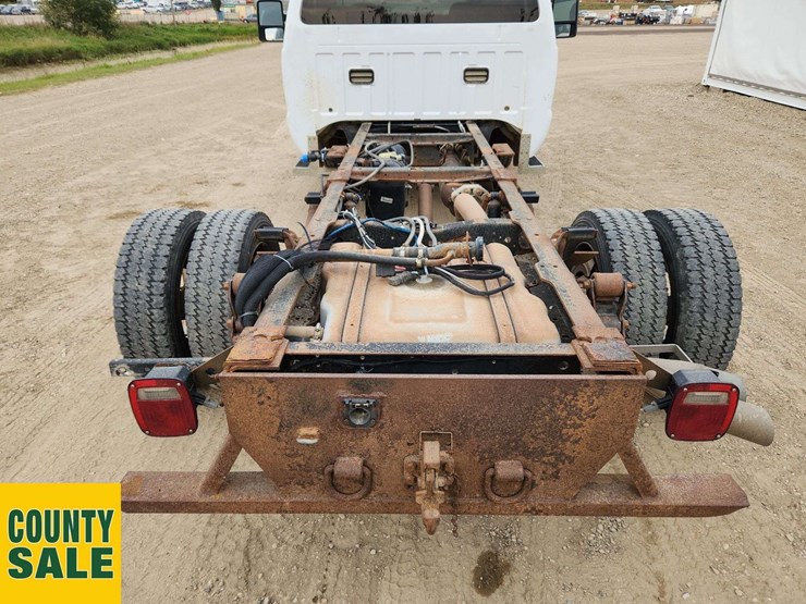 2013-ford-f550-image-33
