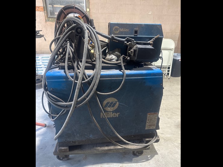 #84-•-miller-deltaweld-452-mig-welder-image-3