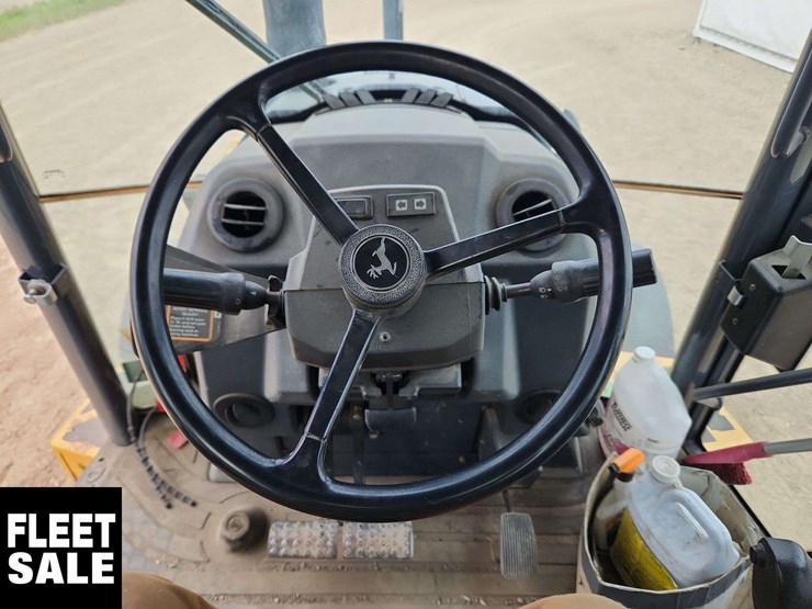 2015-deere-410l-image-8