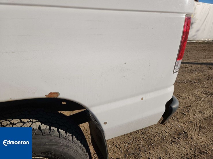 2012-ford-cargo-image-35