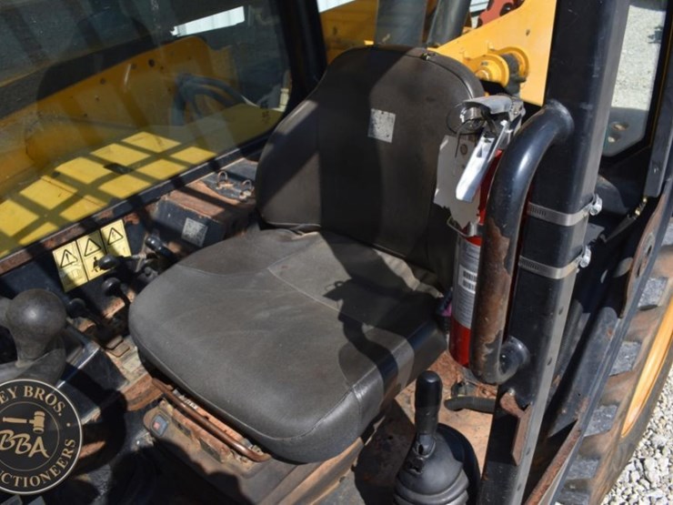 2015-jcb-510-56-image-11