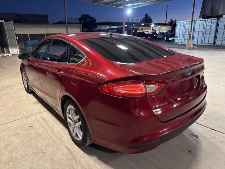2016-ford-fusion-se-sdn-image-6