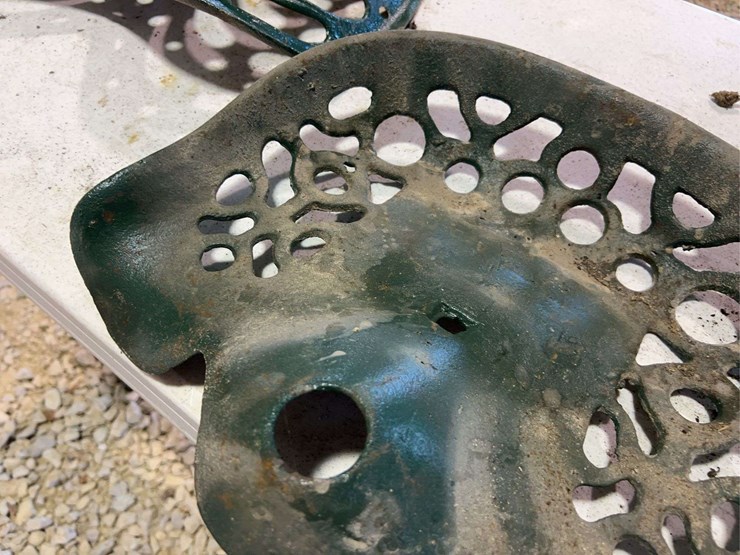 (3)-cast-iron-seats-image-8