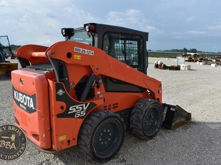 2020-kubota-ssv65-image-15