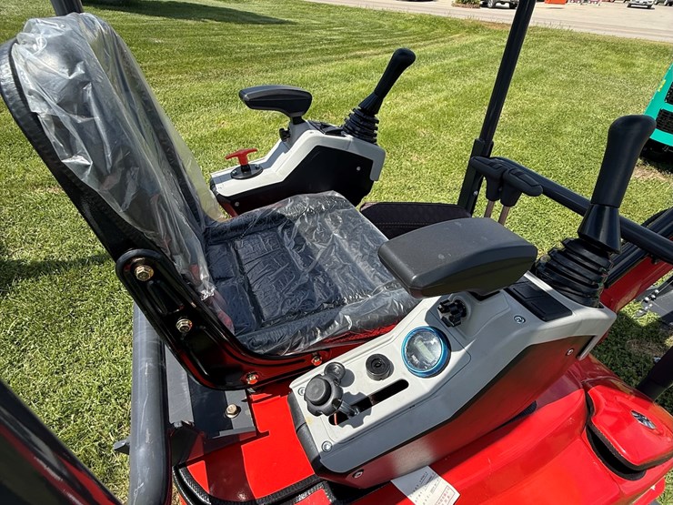 #613-•-2025-cfg-industrial-qk20r-hydraulic-track-type-mini-excavator-image-8