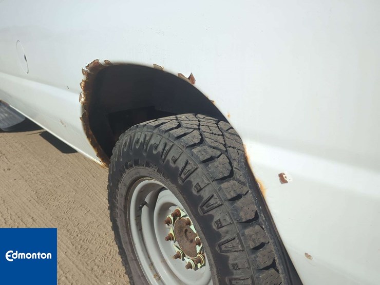 2012-ford-cargo-image-38