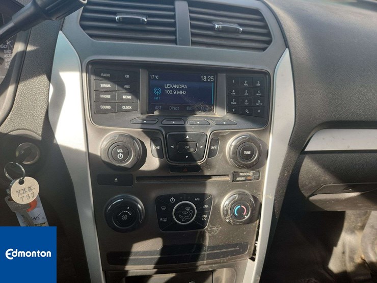 2014-ford-explorer-image-10