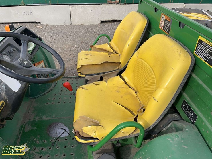 john-deere-gator-image-12