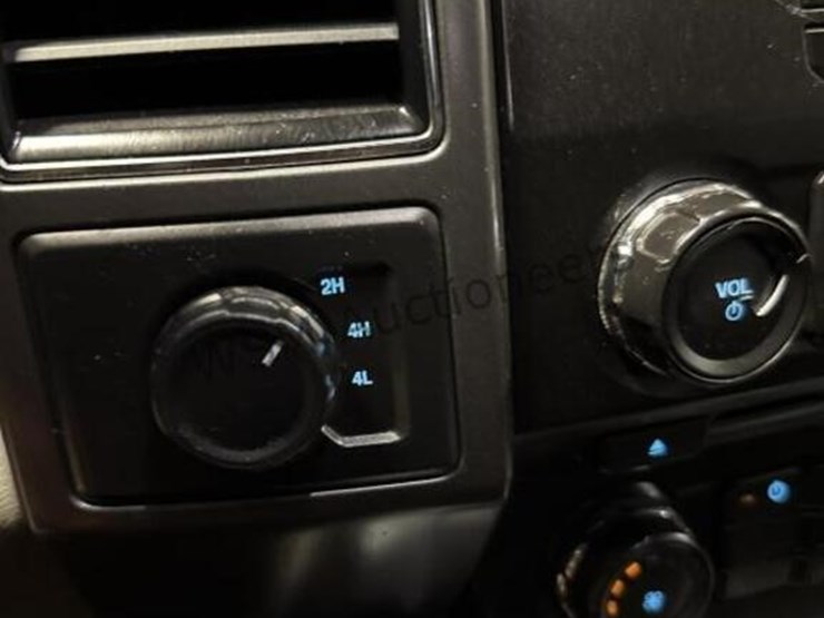 2018-ford-f150-image-21