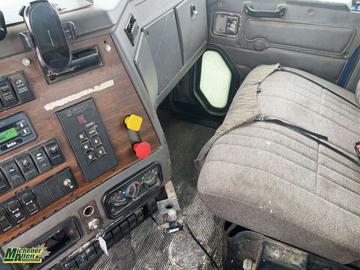 2001-western-star-5800-image-11