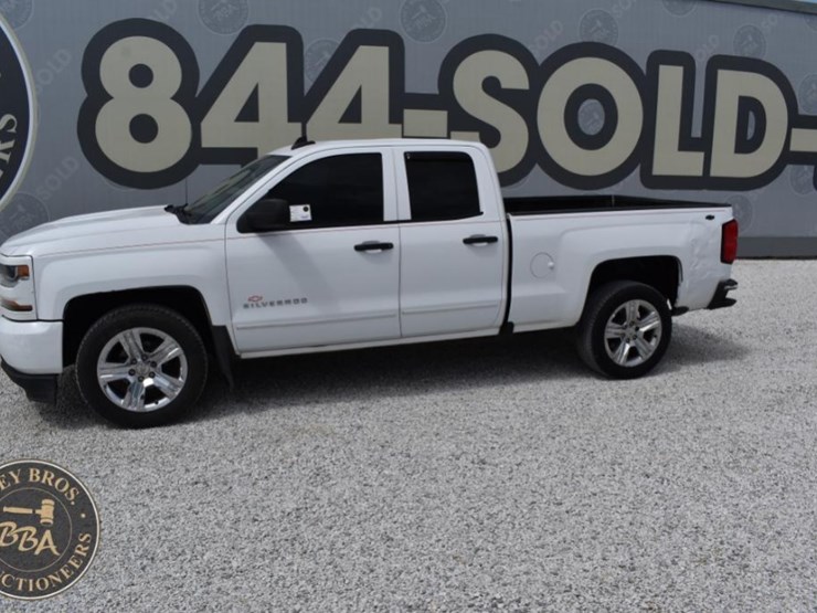 2016-chevrolet-silverado-1500-image-4