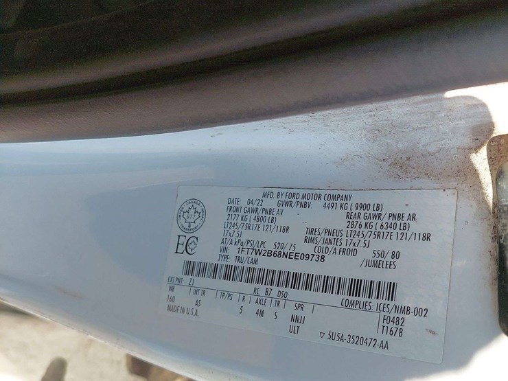 2022-ford-f250-image-24