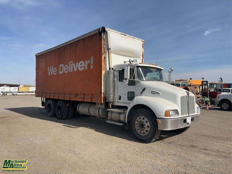 2005-kenworth-t300-image-6