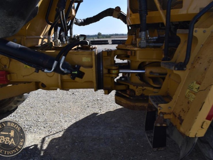 2012-caterpillar-740b-image-53