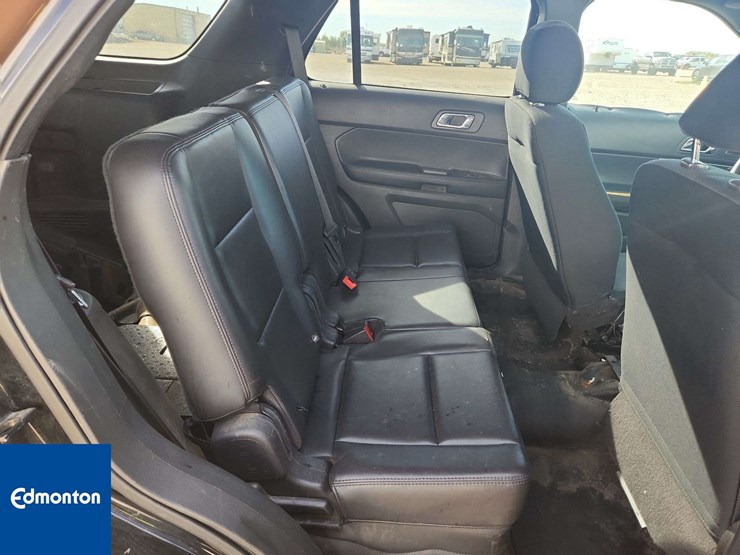 2014-ford-explorer-image-21