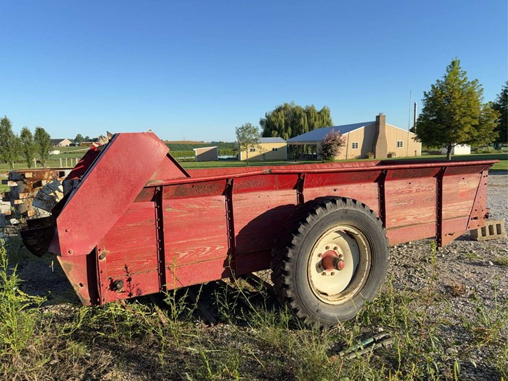 international-manure-spreader-image-8