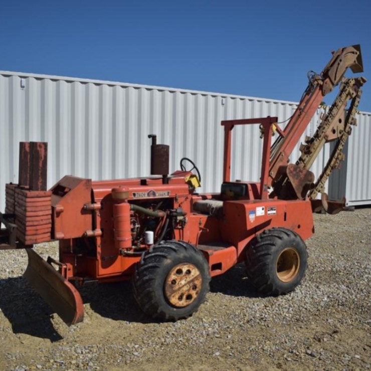DITCH WITCH R65