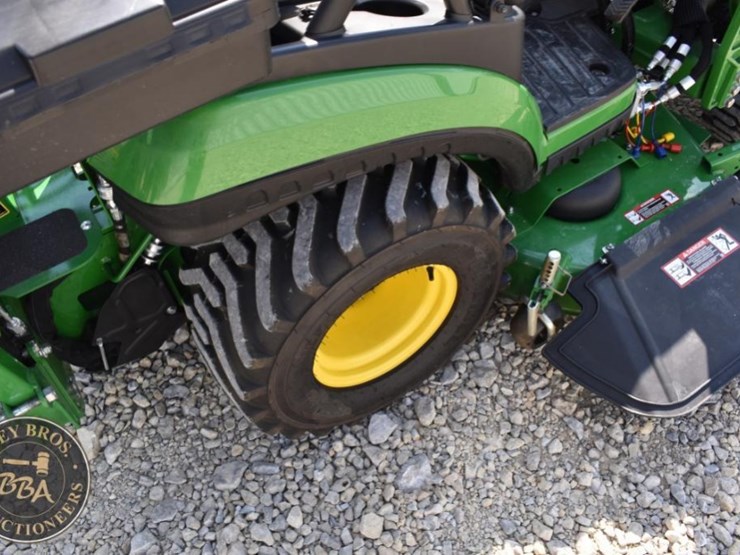 2022-john-deere-1025r-image-19