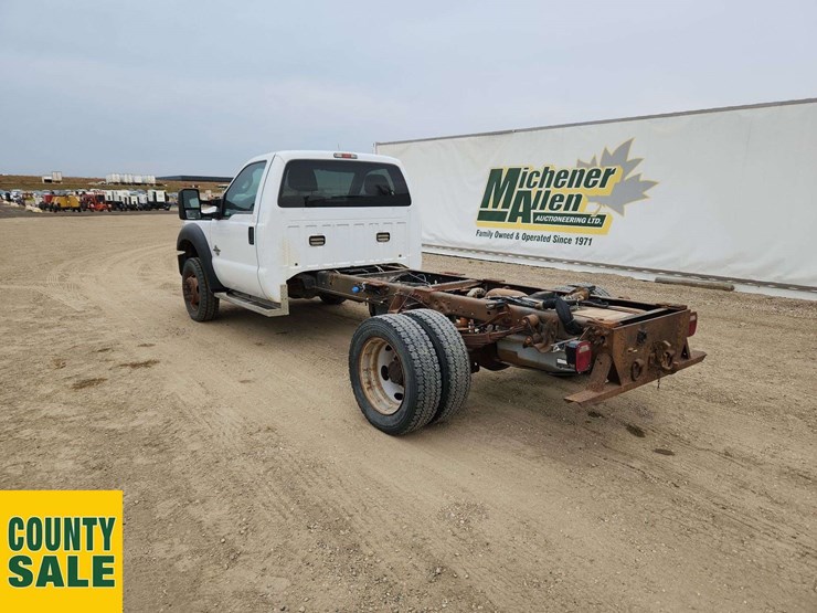 2013-ford-f550-image-3