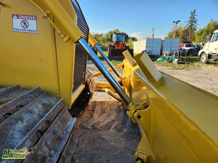 2015-komatsu-d65px-image-41