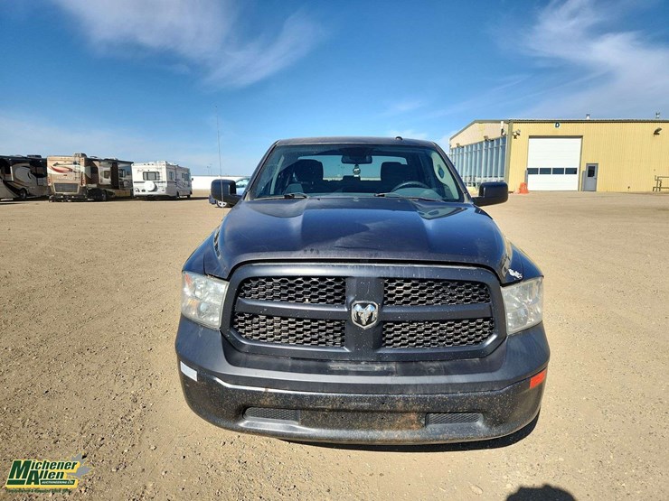 2015-ram-tradesman-image-25