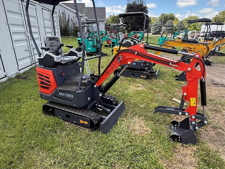 #602-•-2025-cfg-industrial-mx15r-hydraulic-track-type-mini-excavator-image-2