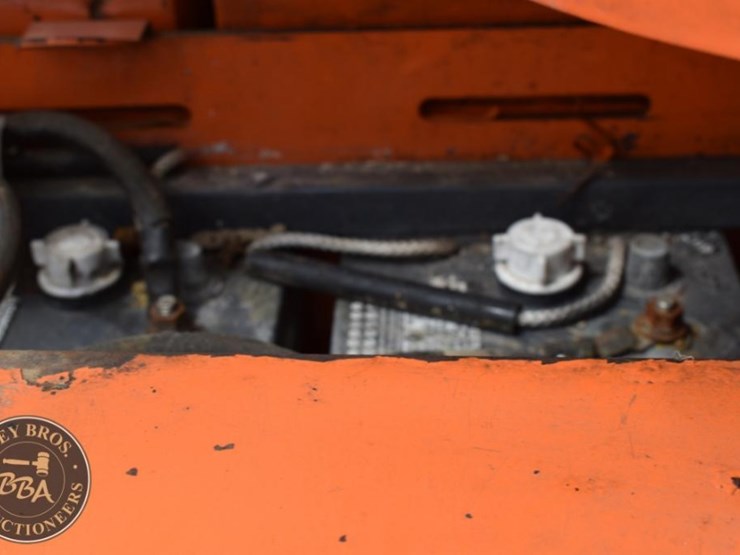 2013-jlg-e300ajp-image-72