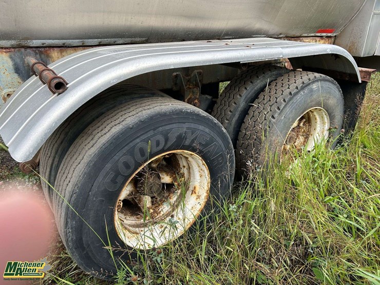 1975-certified-t.p.u.-t/a-water-tank-trailer-image-9