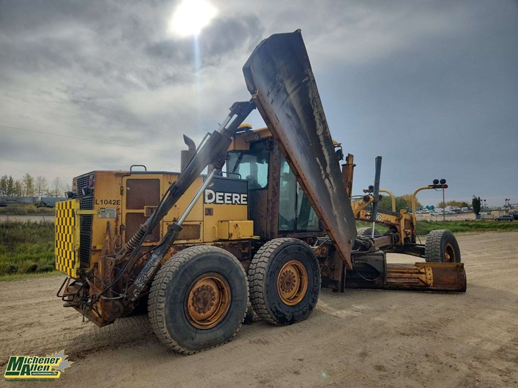 2006-deere-770d-image-4