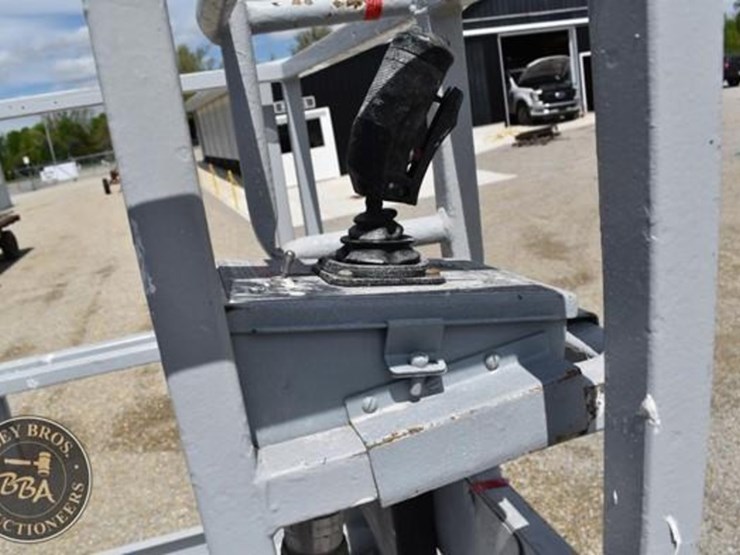 electric-scissor-lift-37988-image-13