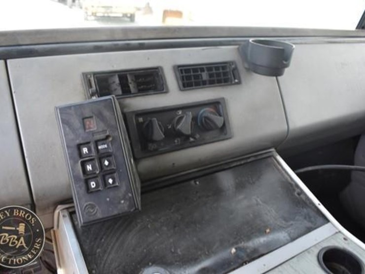 1999-freightliner-fl60-image-58