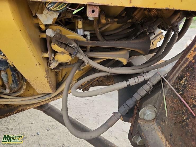 2007-caterpillar-140h-image-45