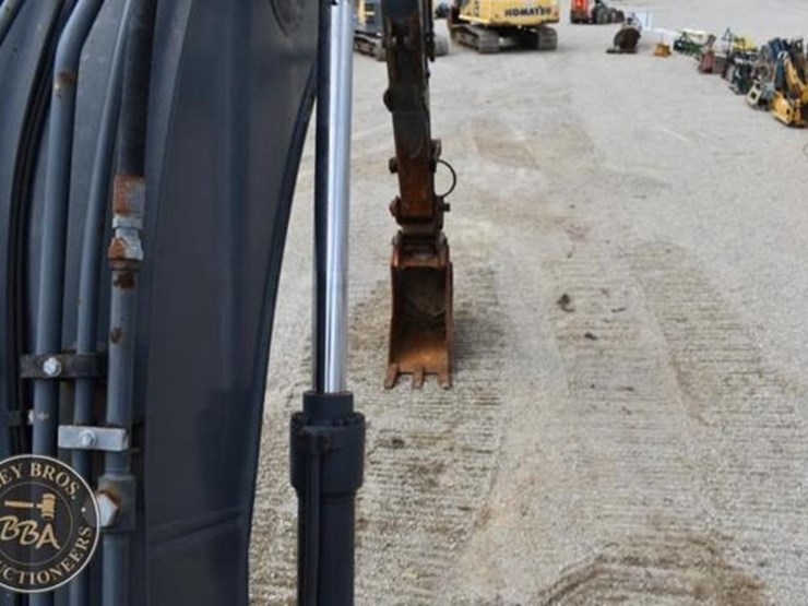 2018-deere-210g-lc-image-82
