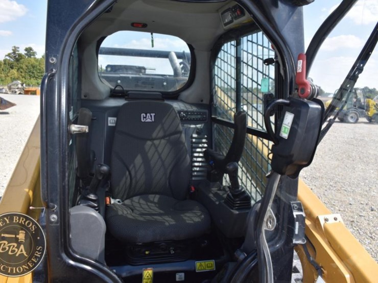 2020-caterpillar-299d3-image-13