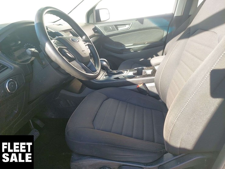 2016-ford-edge-image-14