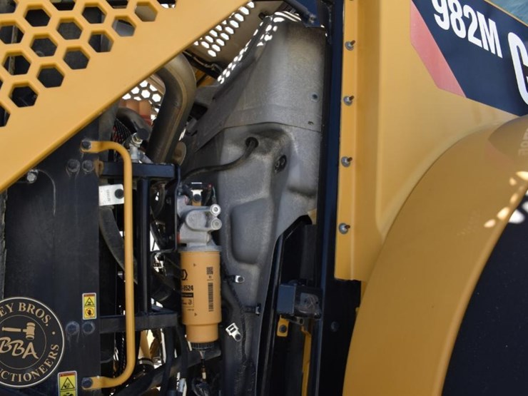 2014-caterpillar-982m-image-94