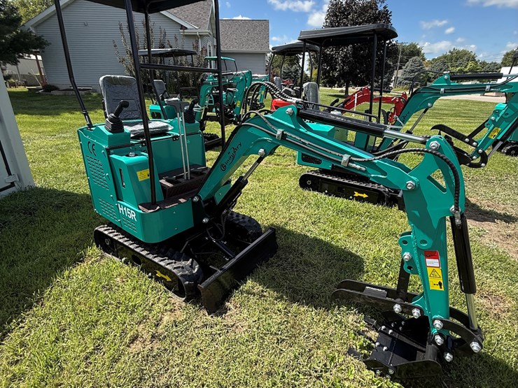 #606-•-2025-cfg-industrial-h15r-hydraulic-track-type-mini-excavator-image-1