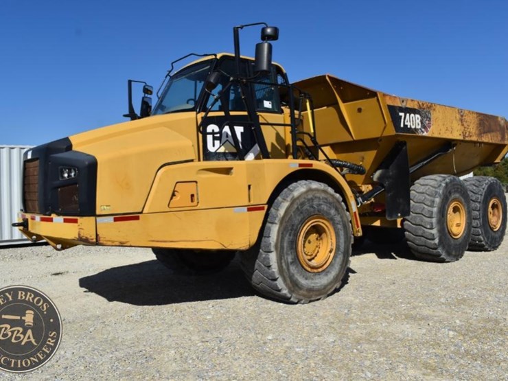 2012-caterpillar-740b-image-23