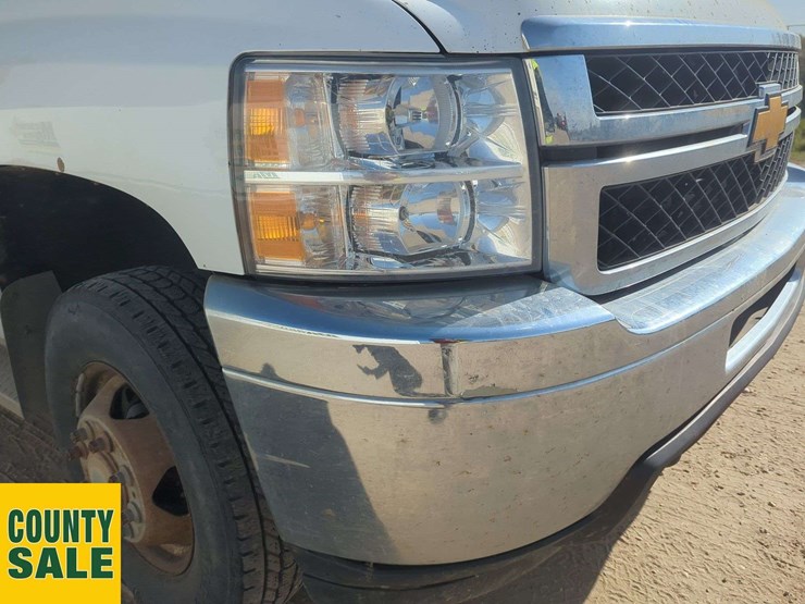 2012-chevrolet-silverado-3500hd-image-38